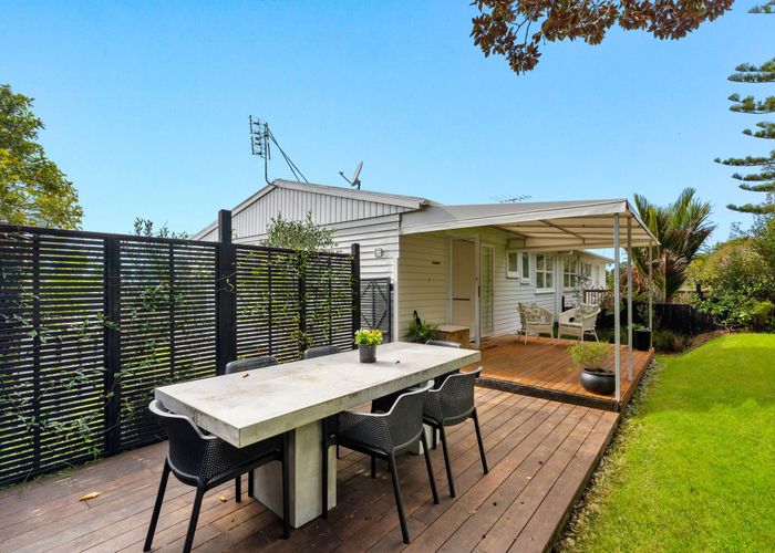  at 2/19 Bishopgate Street, Birkdale, North Shore City, Auckland
