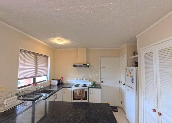  at 2/36 Stranolar Drive, Mount Roskill, Auckland City, Auckland