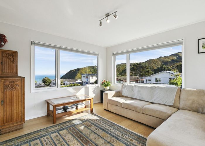  at 32 Frobisher Street, Island Bay, Wellington