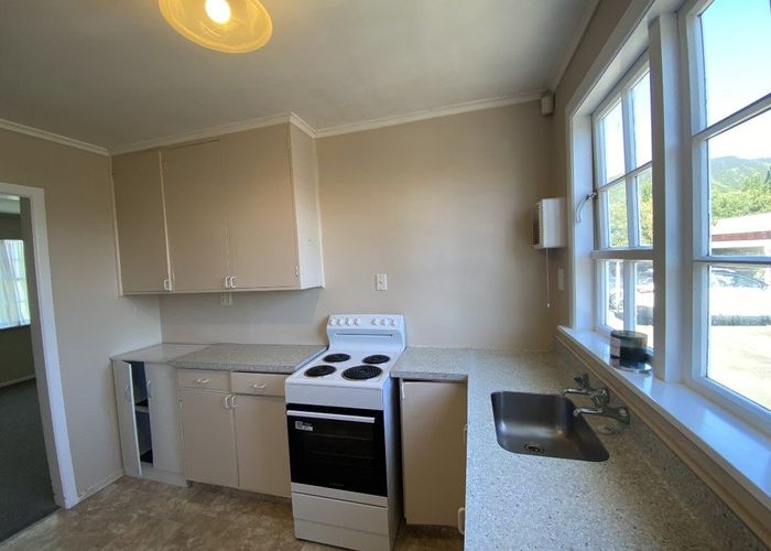  at 5/95 Whites Line East, Waiwhetu, Lower Hutt, Wellington