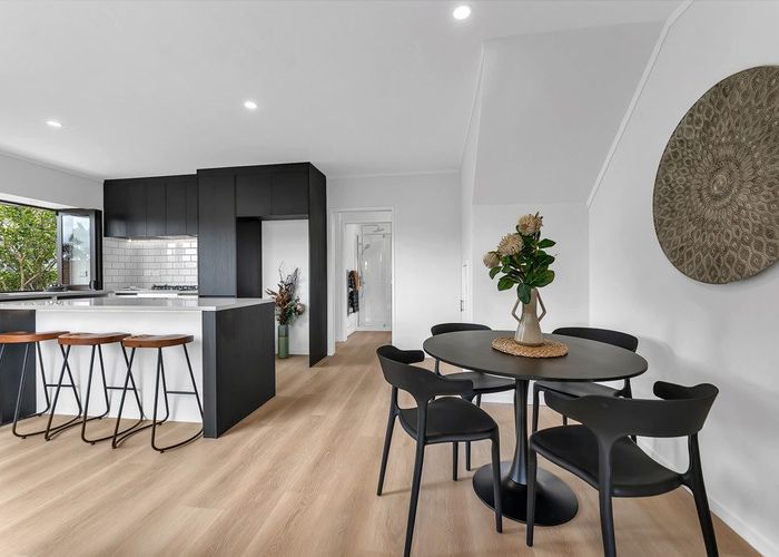 at 12 Cleve Road, Green Bay, Waitakere City, Auckland