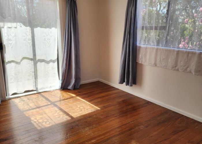  at 26 Kingdale Road, Henderson, Waitakere City, Auckland