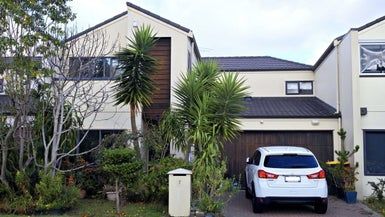  at 7 Spalding Rise, Golflands, Auckland