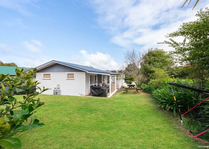  at 48 Captain Scott Road, Glen Eden, Waitakere City, Auckland