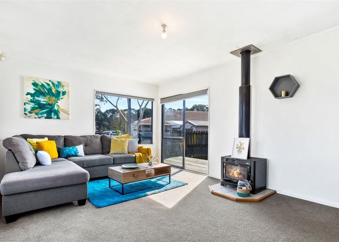 at 106 Glen Road, Ranui, Auckland