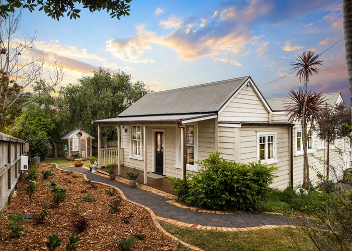  at 36 West Lynn Road, Titirangi, Waitakere City, Auckland