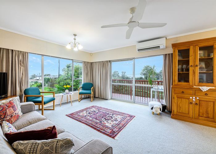  at 1/160A Titirangi road, New Lynn, Waitakere
