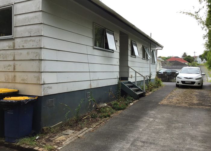  at 4/52 Tudor Road, Henderson, Waitakere City, Auckland