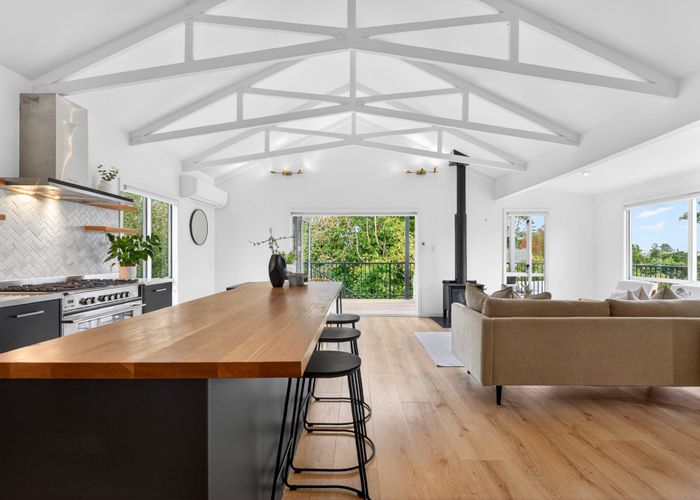  at 2/39 Kia Ora Road, Beach Haven, Auckland