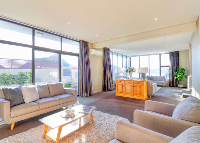  at 20 Countess Close, Maupuia, Wellington