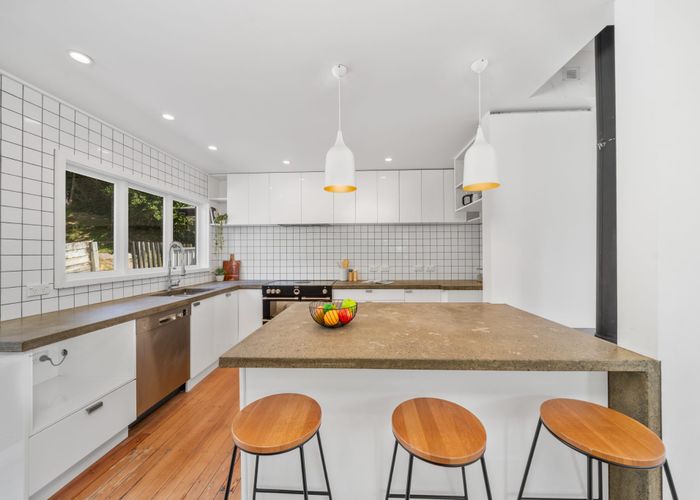  at 1 Wakely Road, Newlands, Wellington, Wellington