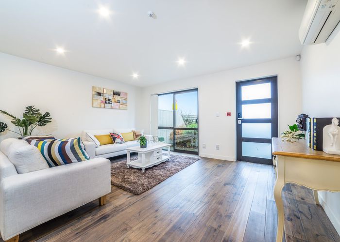  at 24 Peony Mews, Oteha, Auckland