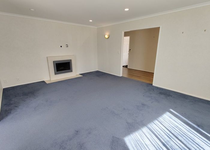  at 8 Hattaway Avenue, Bucklands Beach, Auckland