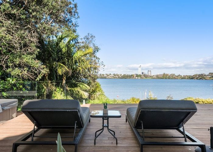  at 3/76 Shakespeare Road, Milford, Auckland