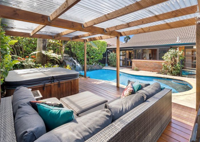  at 6 Citation Way, Botany Downs, Auckland