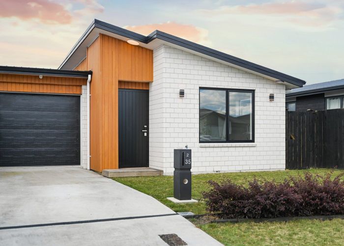  at 2/35 Tokerau Drive, Rototuna, Hamilton, Waikato