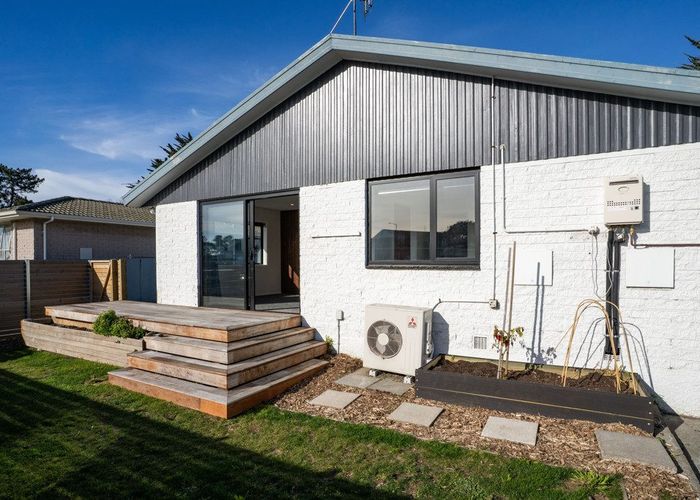  at 1/142 Hay Street, Bromley, Christchurch City, Canterbury