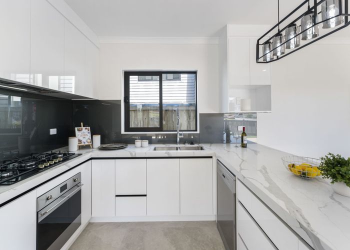  at 8 Rathfarnham Road, Flat Bush, Manukau City, Auckland