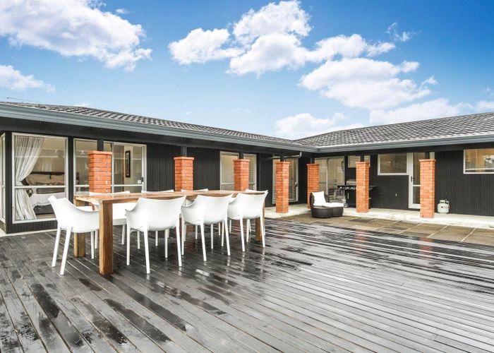  at 6 Booralee Avenue, Botany Downs, Manukau City, Auckland