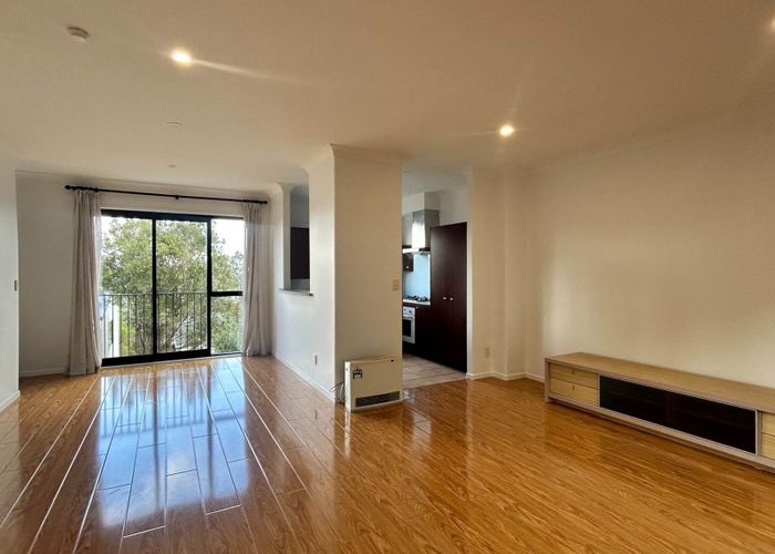  at 5/69 Target Road, Totara Vale, North Shore City, Auckland
