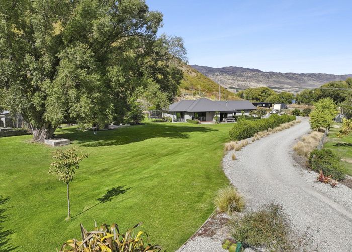  at 20 Sugarloaf Drive, Mount Pisa