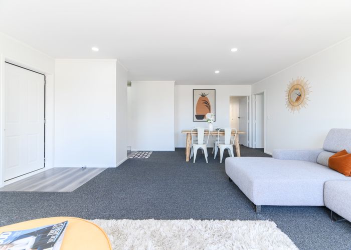  at 8 Dovey Place, Massey, Auckland