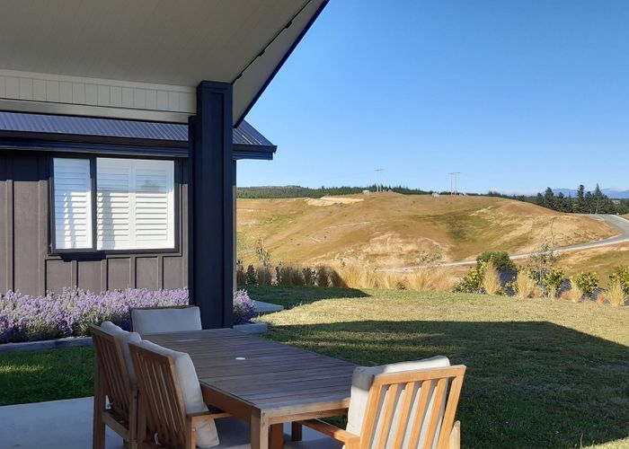  at 33 Redmill Road, Redwood Valley