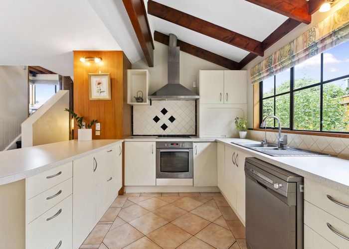  at 2/3 Lynngate Place, Hillcrest, North Shore City, Auckland