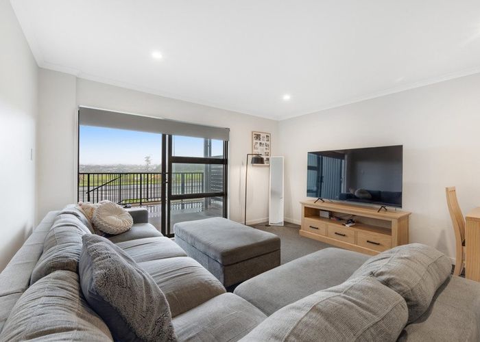  at 103/26 Shortfin Place, Flat Bush, Manukau City, Auckland