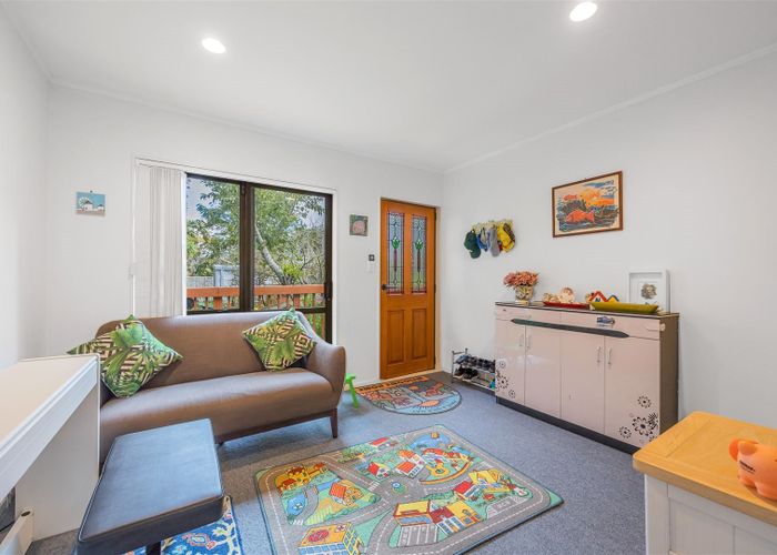  at 2/9 Ridgewood Crescent, Birkenhead, Auckland