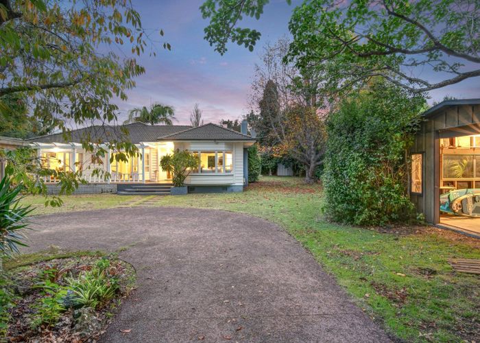  at 9 Glamis Avenue, Manly, Rodney, Auckland