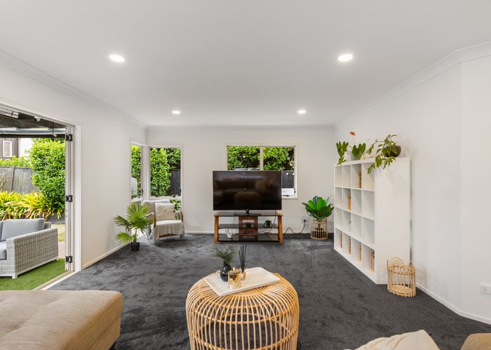  at 2/82 Main Highway, Ellerslie, Auckland