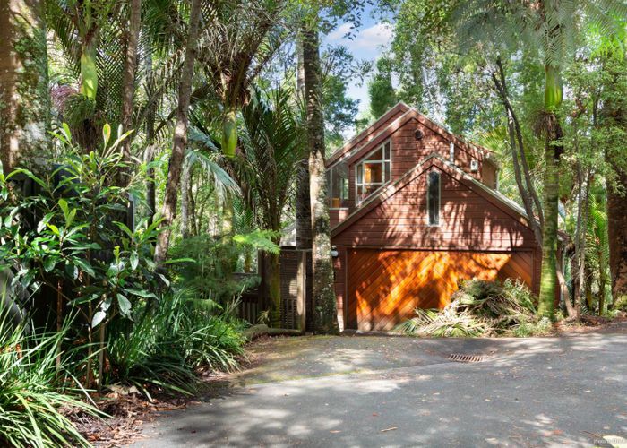  at 1/50 Park Hill Road, Birkenhead, Auckland