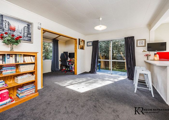  at 2/100 Beach Road, Pahurehure, Papakura, Auckland