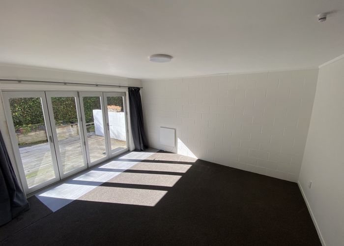  at 2/52 Fruitvale Road, New Lynn, Waitakere City, Auckland