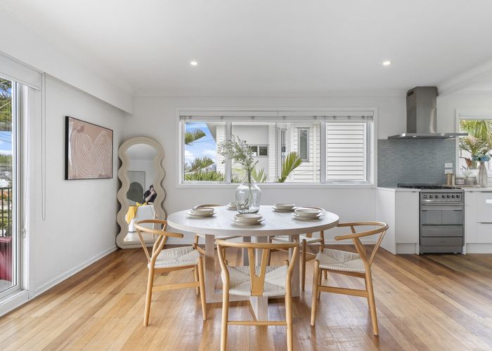  at 2/104 Sylvan Avenue, Northcote, North Shore City, Auckland