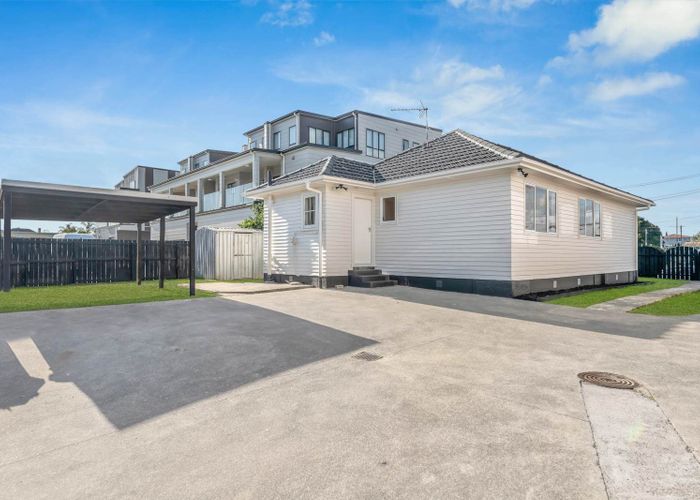  at 313 Great South Road, Manurewa, Manukau City, Auckland