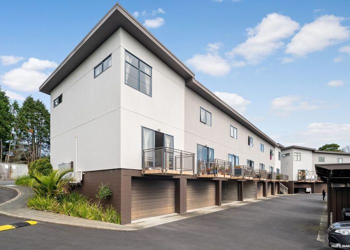  at 6/42 Holly Street, Avondale, Auckland City, Auckland