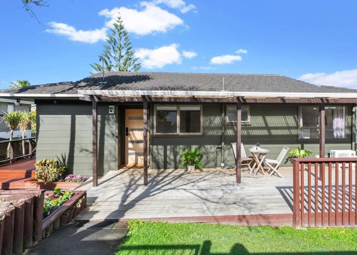  at 1 Alnack Place, Torbay, Auckland