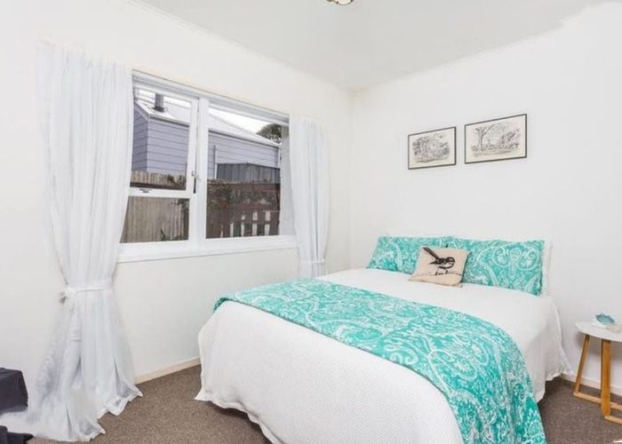  at 2/32 Strong Street, Saint Johns, Auckland City, Auckland