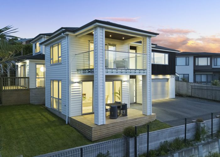  at 12 Mettam Drive, Swanson, Waitakere City, Auckland