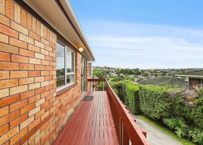  at 1/34 Shanaway Rise, Hillcrest, North Shore City, Auckland