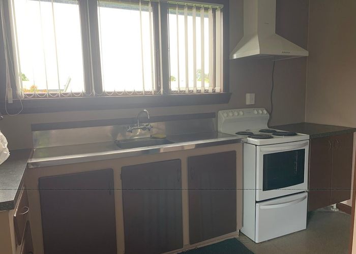  at 90 Clayton Avenue, Otara, Auckland