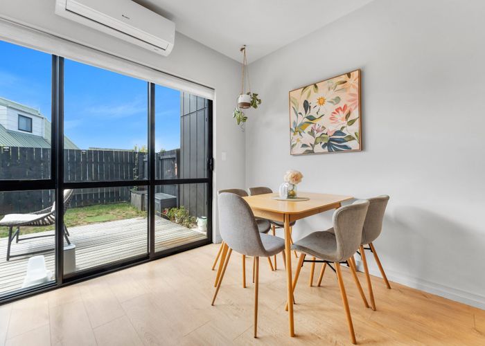  at 7/8 Hepburn Road, Glendene, Waitakere City, Auckland