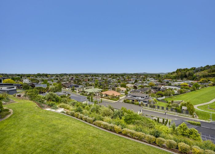  at 4 Ridgeway Terrace, Taradale, Napier