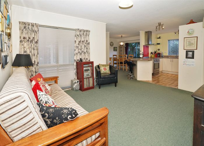  at 36 John Webb Drive, Glenview, Hamilton