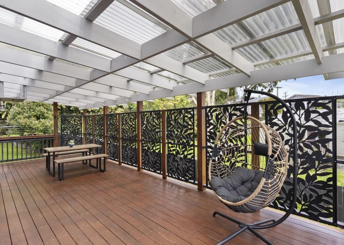  at 2/97 Taurus Crescent, Beach Haven, Auckland