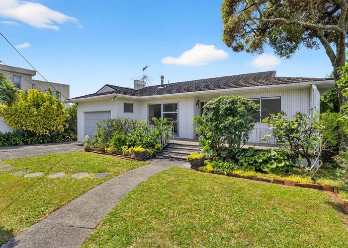  at 15 Frieston Road, Milford, North Shore City, Auckland