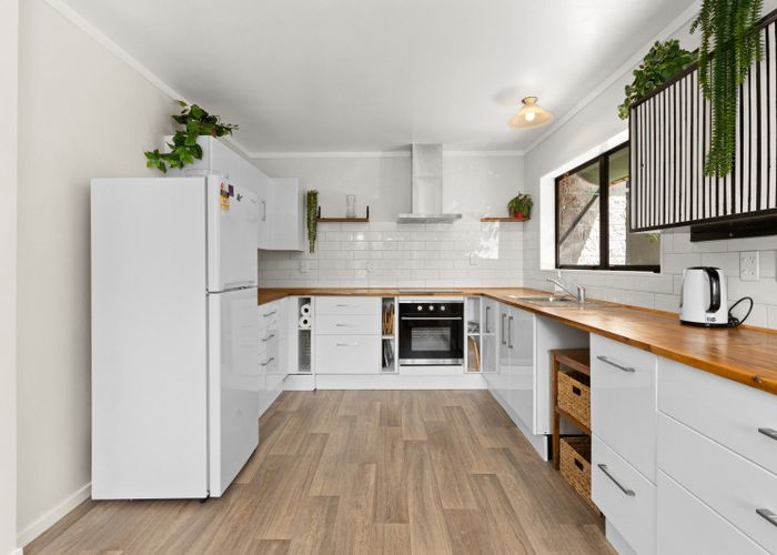  at 2/2 Church Road, Taradale, Napier