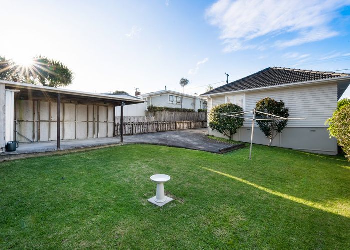  at 21 Tane Street, New Lynn, Waitakere City, Auckland